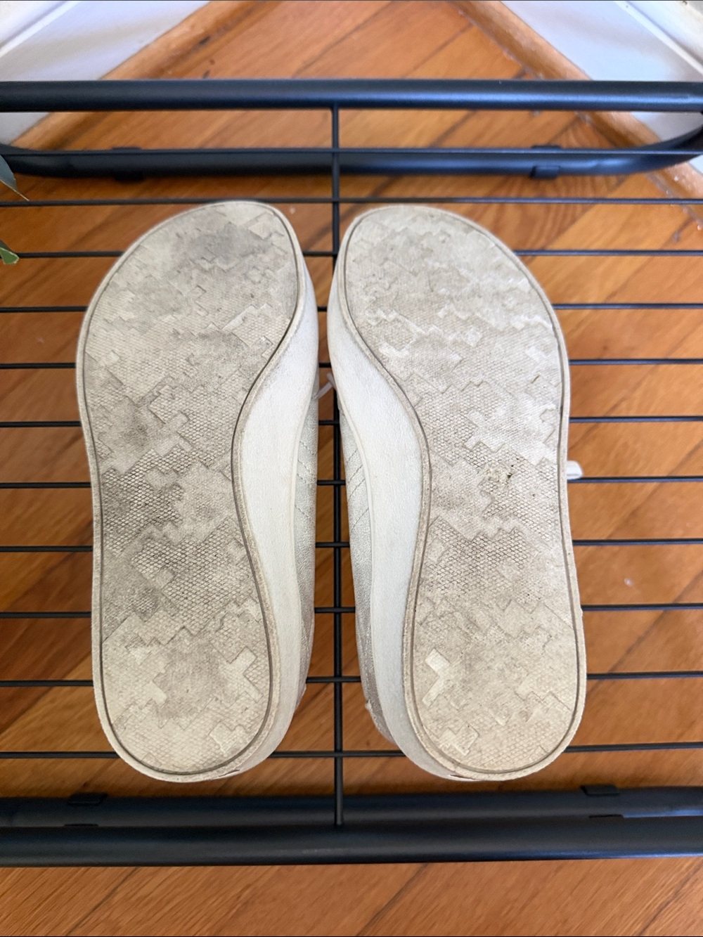 Dr. Scholl's Women's Cream and Metallic Lace-Up Casual Sneakers - Picture 4 of 5